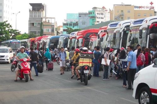Tăng giá vé xe ở TP.HCM trong dịp lễ 30/4