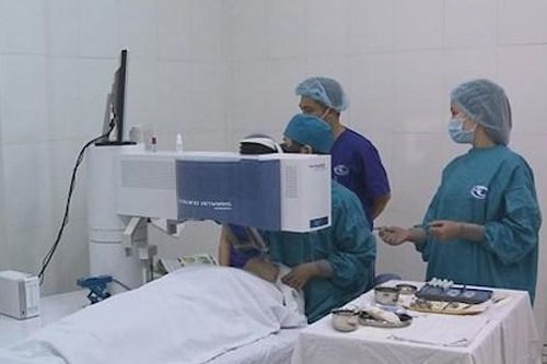 Mổ mắt không chạm mắt giúp bệnh nhân khắc phục hoàn toàn thị lực