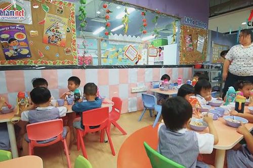Bữa trưa tại trường mẫu giáo ở Singapore được chuẩn bị như thế nào?