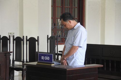 Sờ ngực bé gái hàng xóm, người đàn ông lĩnh án 4 tháng tù