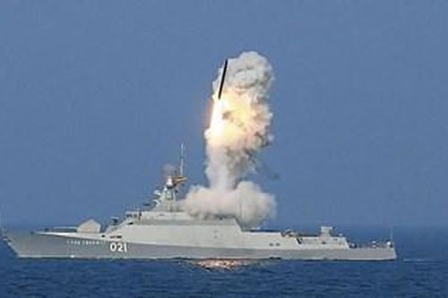 Tàu chiến Nga bất ngờ dội mưa hỏa lực vào Idlib từ Địa Trung Hải
