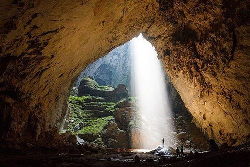 Hé lộ những bí ẩn bên trong hang động lớn nhất thế giới