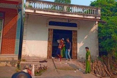 Con trai cầm dao đuổi chém bố mẹ ruột nguy kịch