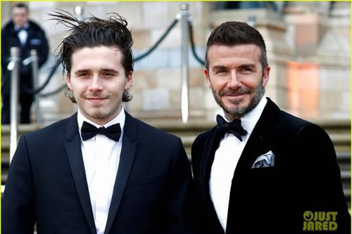 Danh thủ David Beckham và con trai diện trang phục ton sur ton chất lừ