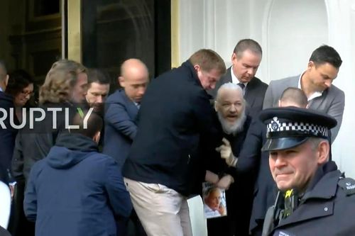 Cảnh sát Anh bắt giữ nhà sáng lập WikiLeaks Julian Assange