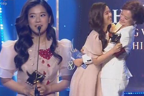 Cánh diều vàng 2018: Hoàng Yến Chibi òa khóc cảm ơn Mẹ, hạnh phúc khi được 'Hiểu Phương' lớn Hồng Ánh trao giải Nữ chính xuất sắc