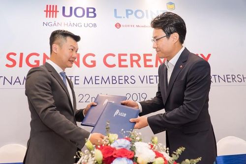 UOB và Lotte Việt Nam phát hành thẻ ATM đồng thương hiệu