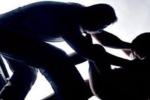 Bắc Giang: Cả nhà đi vắng, gã hàng xóm hại đời bé gái 7 tuổi