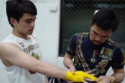 Quyền Anh: Con trai Pacquiao nối nghiệp cha, thắng knock-out ngay trận đầu tiên