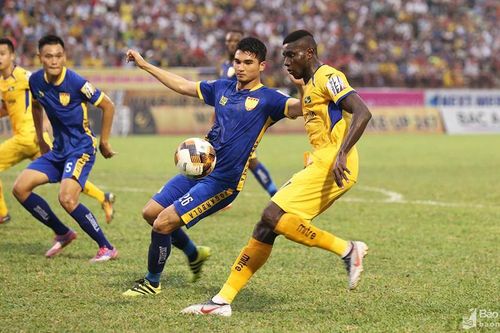 Điểm nhấn trận SLNA - Thanh Hóa: Điểm 10 cho Michael Olaha?