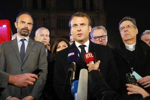 Tổng thống Pháp Emmanuel Macron khẳng định sẽ xây dựng lại Nhà thờ Đức Bà