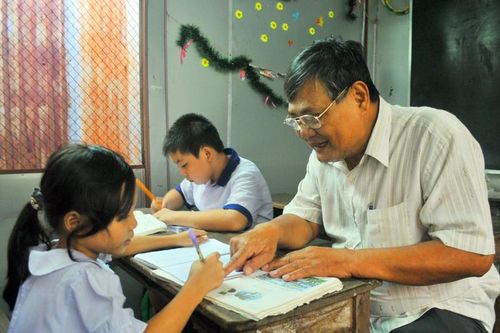 Lớp học tình thương của ông Ba Thời