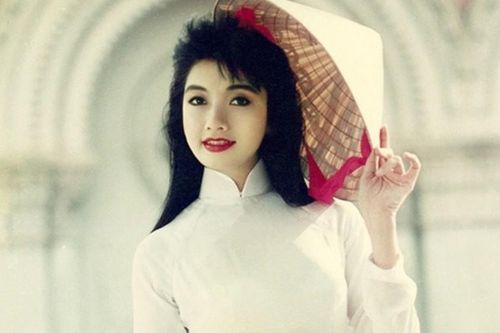 Nhan sắc 'hoa nhường nguyệt thẹn' thời đỉnh cao của HH Lý Thu Thảo