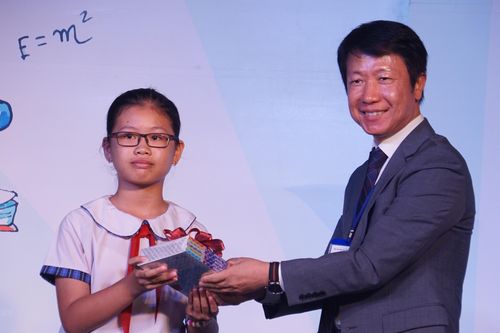 Trao tặng 10.000 cuốn sách cho học sinh tiểu học tại TP Hồ Chí Minh
