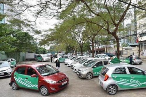Bộ Giao thông 'tuýt còi' xe Grab hoạt động trái phép