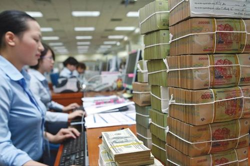 Tiền tỷ kho bạc 'ứ' tại ngân hàng: Bao giờ hết vòng luẩn quẩn?