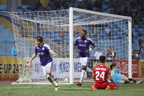 Hà Nội áp sát ngôi đầu sau cú ngược dòng trước Hải Phòng