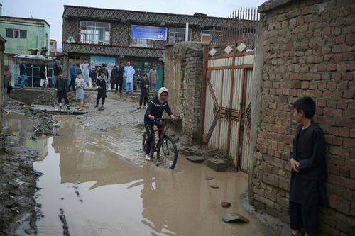 Phụ nữ Afghanistan với chiến dịch #MyRedLine