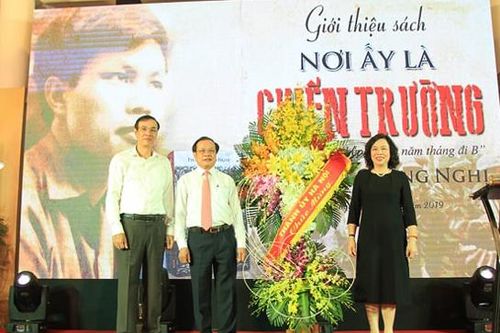 'Nơi ấy là chiến trường': Cuốn nhật ký chân thực, cảm động về thời hoa lửa