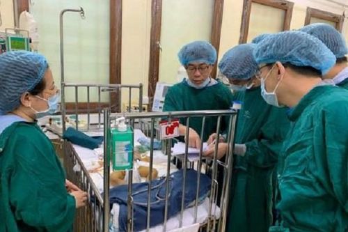 Kỷ lục: Lần đầu tiên ở Việt Nam ghép gan cho cháu bé mới chỉ 1 tuổi