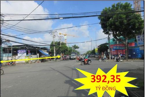 Ngân hàng ồ ạt rao bán xe sang, lô đất trăm tỉ để thu hồi nợ