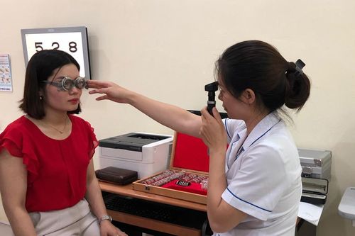 Khoảng 50% người bị tật khúc xạ chưa được điều trị