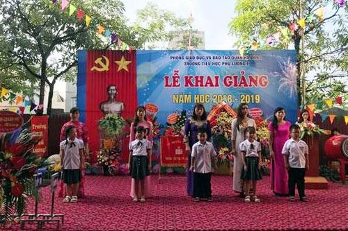 Vận động học sinh Trường Tiểu học Phú Lương 1 trở lại trường