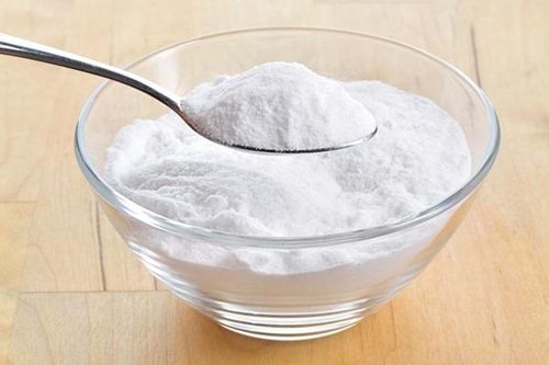Mẹo khử mùi hôi cùa giày thể thao bằng baking soda