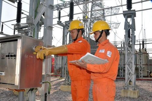 Bộ Công Thương muốn đóng dấu mật phương án điều chỉnh giá điện, xăng