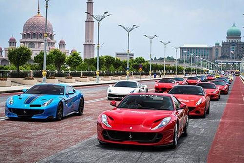 Các đại gia Singapore cưỡi siêu xe Ferrari 'đua nóng' tại Malaysia