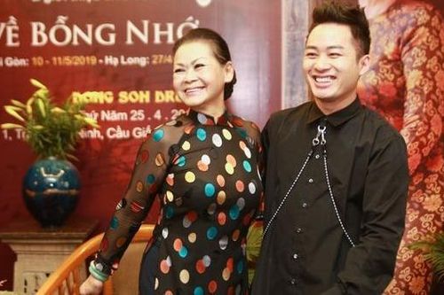 Danh ca Khánh Ly yêu giọng ca khắc khoải ma quái của Tùng Dương