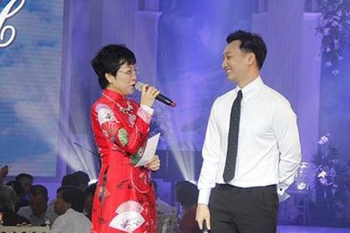 MC Thảo Vân 'sốc' khi bị Trần Lực chê dẫn đám cưới Trung Hiếu giả dối thớ lợ