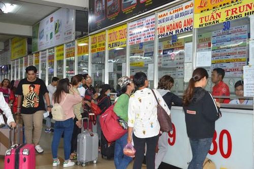 TPHCM: Tăng giá vé xe khách thêm 40% dịp nghỉ lễ 30-4 và 1-5