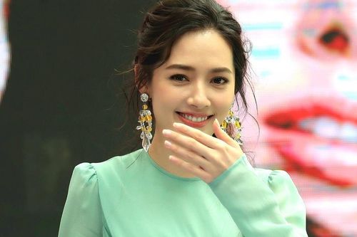 Mỹ nhân Đài Loan rạng rỡ sau tin mang bầu với quý tử trùm xã hội đen