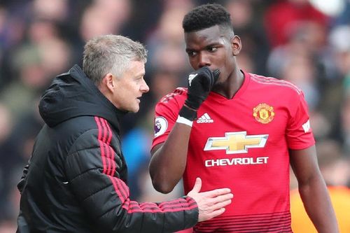 Paul Pogba lôi kéo cầu thủ chống phá HLV Solskjaer