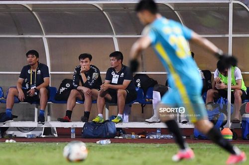 Thủ môn trẻ 'đe dọa' vị trí của Bùi Tiến Dũng tại SEA Games 30