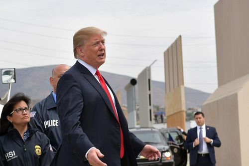 Tổng thống Trump ra lệnh siết chặt quy định về tị nạn
