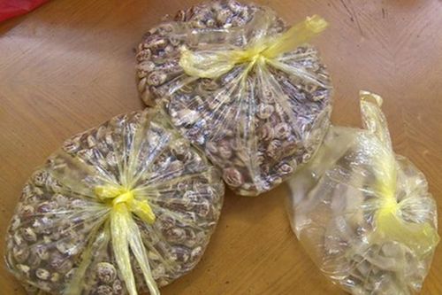 Chặt chém khách du lịch 2kg đỗ ngự với giá gấp 20 lần, chủ hàng bị tạm giữ