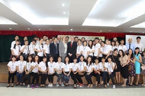 Gần 300 ứng viên trúng tuyển chương trình tuyển điều dưỡng viên sang Đức làm việc
