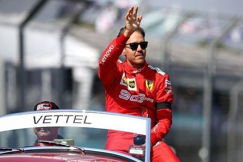 Tay đua F1 đội Ferrari chê bai chiến thắng của đối thủ Mercedes
