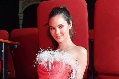 Hoa hậu Hoàn vũ 2018 liên tục bị chê mặc lôi thôi, xuống sắc