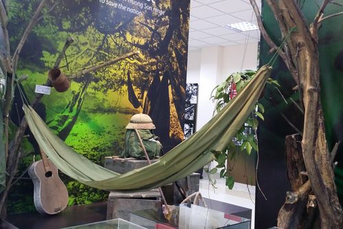 Trưng bày kỷ vật chiến trường của những người lính mở đường Trường Sơn năm xưa