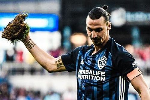 Ibrahimovic thua đau trong ngày ghi bàn và kiến tạo