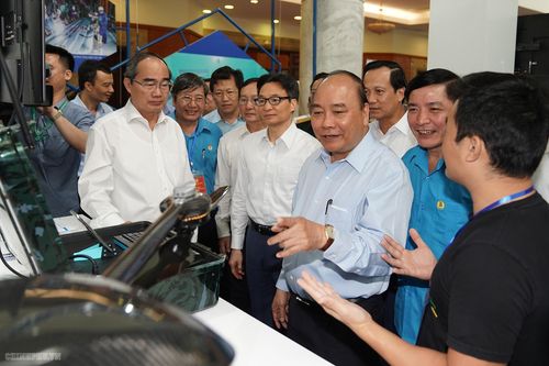 Thủ tướng muốn nghe 'tiếng nói từ trái tim, khối óc' của công nhân kỹ thuật cao