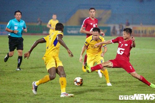 Quế Ngọc Hải trở lại, Viettel bất phân thắng bại với SLNA