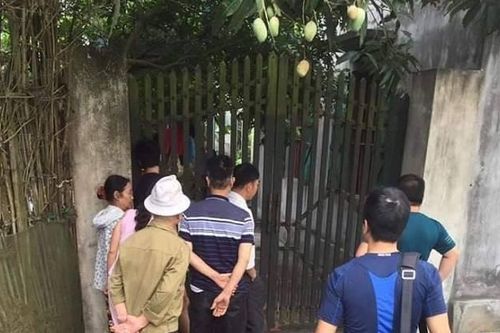 Bàng hoàng phát hiện chồng tử vong trong tư thế treo cổ, vợ nằm sấp dưới giường tại nhà riêng