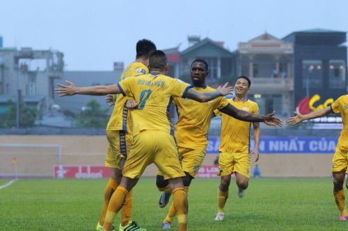 Thanh Hóa thắng trận đầu tiên, tạm thoát vị trí bét bảng V-League