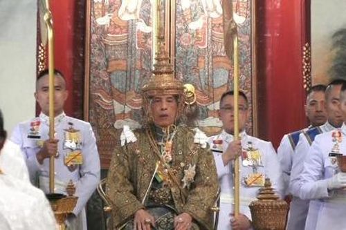 Những hình ảnh ấn tượng trong lễ đăng quang của nhà vua Thái Lan