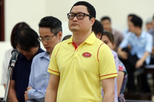Cựu chủ tịch thao túng chứng khoán lĩnh án chung thân
