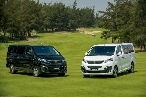 Cận cảnh Peugeot Traveller phiên bản Luxury giá 1,699 tỷ đồng